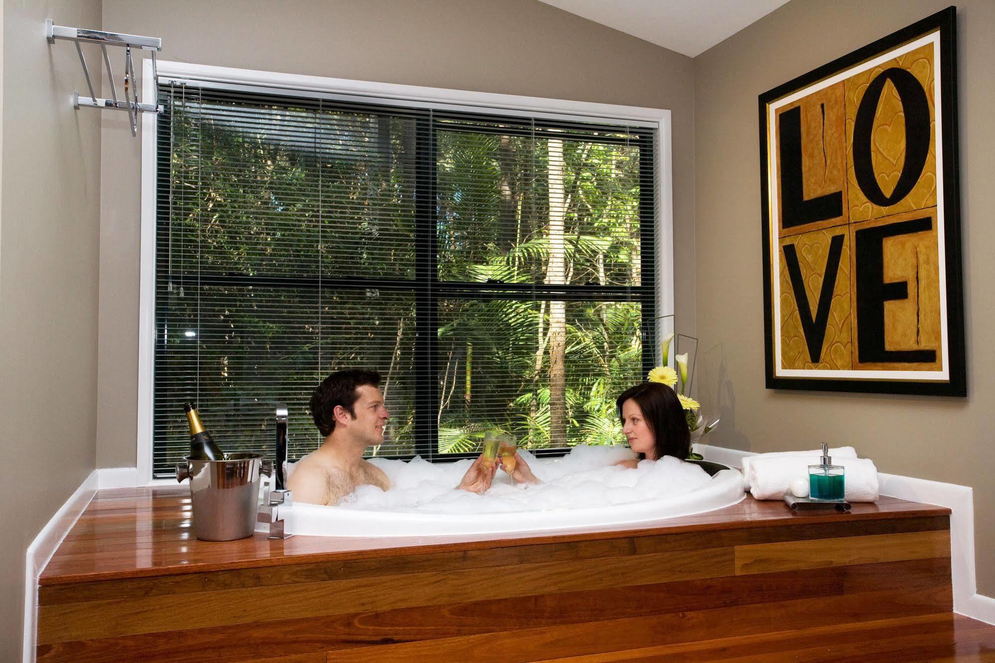 Amore On Buderim Rainforest Cabins Sunshine Coast ภายนอก รูปภาพ